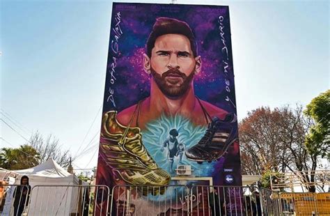 Inauguraron El Mural De Messi Frente A Su Escuela En El Barrio La