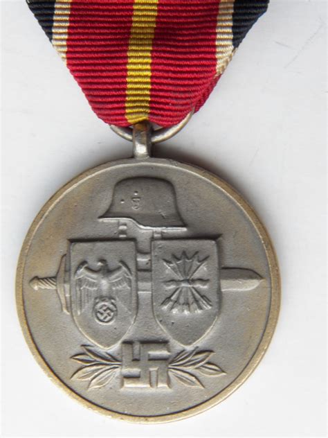 SPANISH BLUE DIVISION MEDAL | Malcolm Wagner Militaria