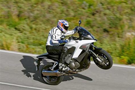 Honda Crossrunner Der Neue Sporttourer Von Honda MOTORRADonline De