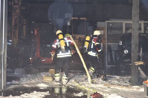 Großbrand in Völklingen Fenne Lagerhalle steht in Flammen