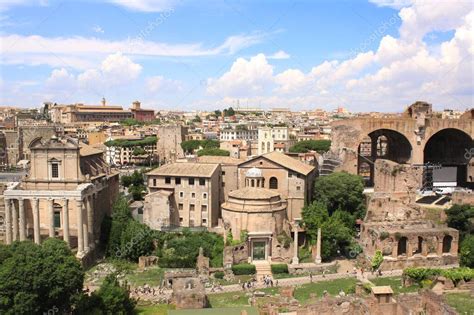 Vista A Rea En El Foro Romano El Centro En La Antigua Roma Templo De