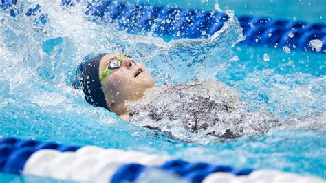 Queens Polina Lapshina Named Dii Swimming And Diving Honda Finalist