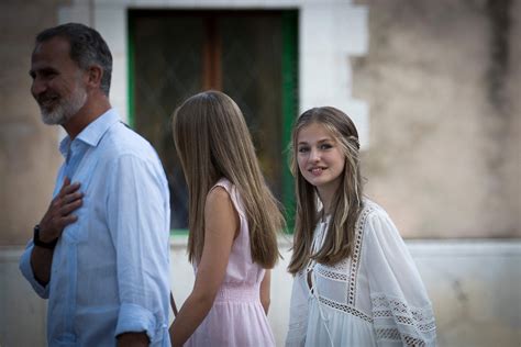 Princesa Leonor Herdeira Do Trono Espanhol Namora Um Milion Rio