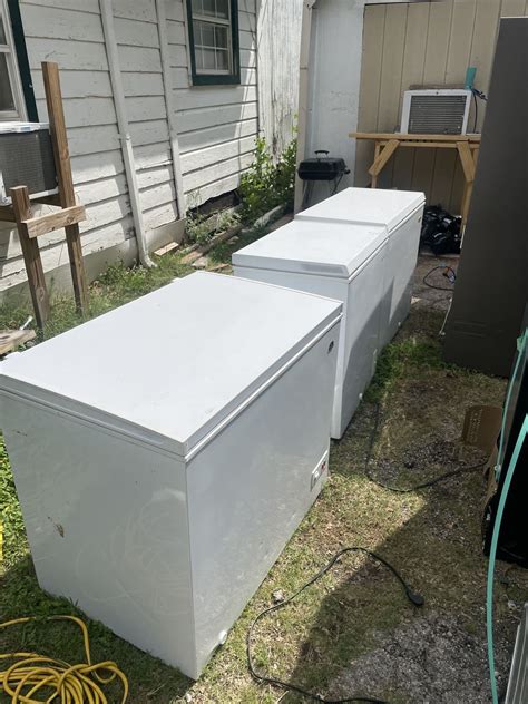 Small chest, deep freezers for Sale in Dallas, TX - OfferUp