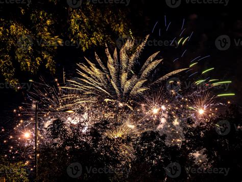 feu d artifice en l honneur du 14 juillet à strasbourg 9855125 Photo de