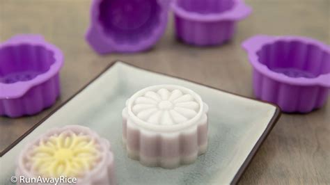 Essential Mooncake Guide: Mooncake Molds including Recipes