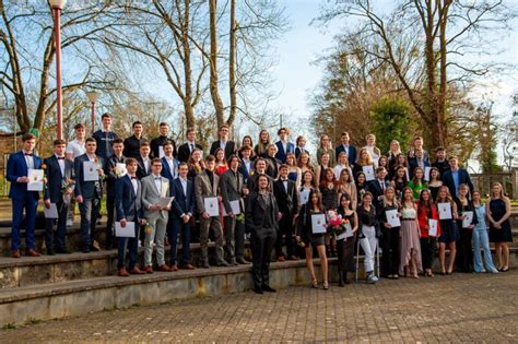 Gymnasium Auf Dem Asterstein Verabschiedet Den Abiturjahrgang 2023