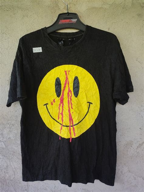 Vlone Smiley Face Tee Mens Fashion Tops And Sets Tshirts And Polo