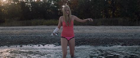 Naked Maika Monroe In It Follows