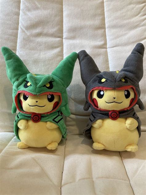 ポケモン ポケセン ポンチョを着たピカチュウ 黒レックウザ ぬいぐるみ 色違い ぬいぐるみ