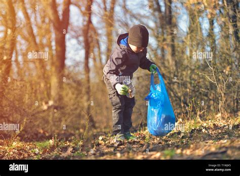 Recycle Waste Litter Rubbish Garbage Trash Junk Clean Training Nature