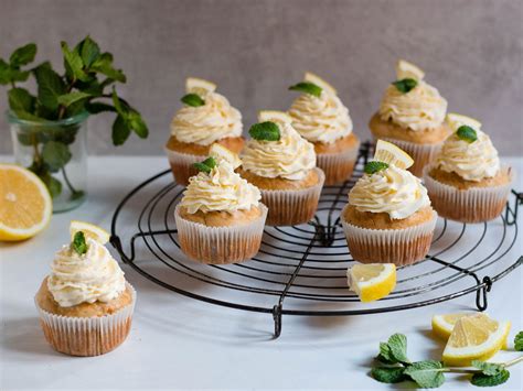 Zitronen Cupcakes Mit Zitronen Buttercreme Rezepte Suchen