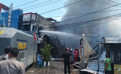 Water Cannon Dikerahkan Padamkan Kebakaran Hebat Di Timika