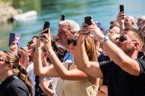 Spektakl Na Neretvi Red Bull Cliff Diving U Mostaru Furaj Ba