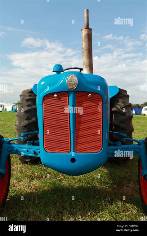 Fordson Dexta Vintage Tractor Hi Res Stock Photography And Images Alamy