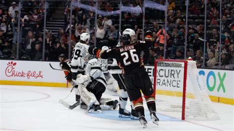 Highlights: Ducks Beat Kings 3-2 | Anaheim Ducks