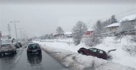 Nesreća na brzoj cesti u Sarajevu Povrijeđena jedna osoba