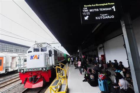 5 Tips Mudik Lebaran Menggunakan Kereta Api Agar Aman Dan Nyaman