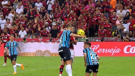 Áudio do VAR no lance polêmico de Flamengo x Grêmio é revelado e nos