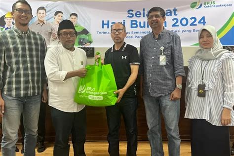 Peringati Hari Buruh BPJS Ketenagakerjaan Bagikan Bantuan Sembako Prokal