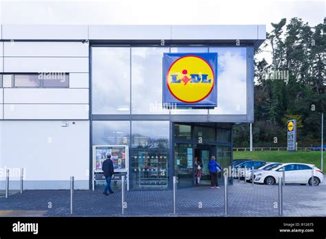 Lidl logo Fotos und Bildmaterial in hoher Auflösung Alamy