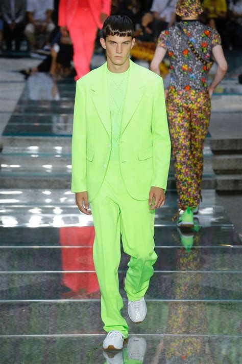 Versace Menswear Spring 2019 Look 31 Milan Men S Fashion Week Menswear Milan Fashion