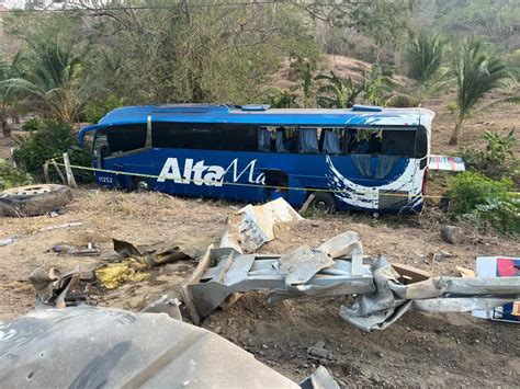 Accidente En Carretera Acapulco Pinotepa Deja Dos Muertos Y Siete