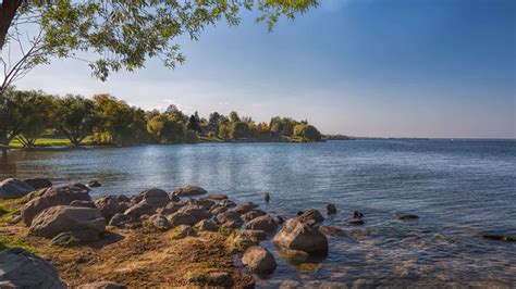 Waterfront Wonders: The Best Lakes Near Minneapolis