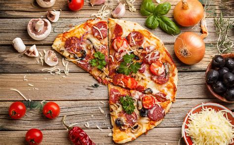 4k Fast Food Pizza Garlic Tomatoes Basil Hd Wallpaper Rare Gallery