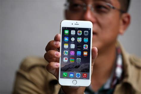 iphone  mobistar organise une soiree de lancement dans trois de ses
