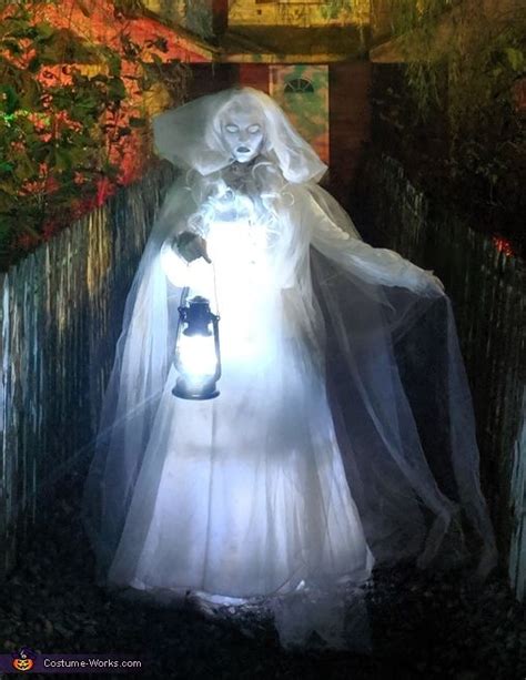 Illuminated Ghost Costume DIY | Cosas de halloween, Fantasmas de ...