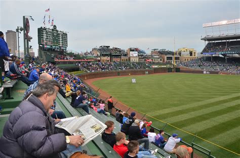 How to Sit in the Bleachers at Chicago's Wrigley Field | MapQuest