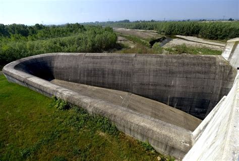 La Cassa Di Espansione Sul Torrente Parma Foto La Repubblica