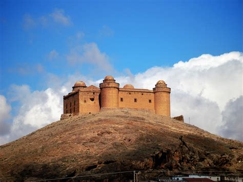 El castillo palacio de La Calahorra Identidad e Imagen de Andalucía