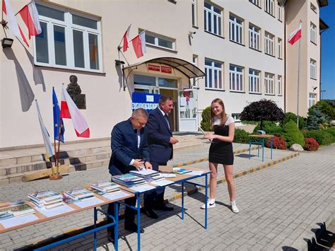 Zako Czenie Roku Szkolnego Szko A Podstawowa W Dukli