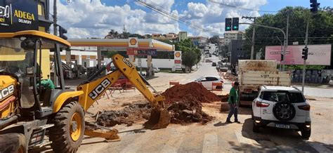 Obras de drenagem deixam trânsito caótico Gazeta Bragantina Portal