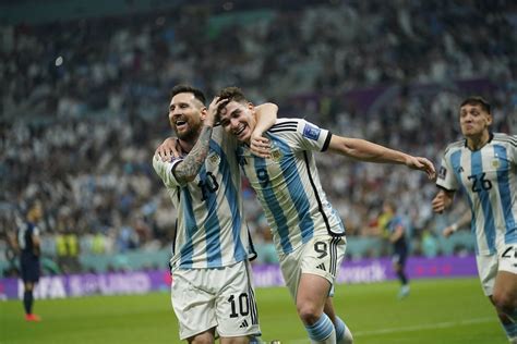 Los Elogios De Lionel Messi Para Julián Álvarez Luego Del Partidazo