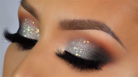 Pin By ♛shree Dollins♛ On ℬeauty And Style Black And Silver Eye Makeup Silver Eye Makeup