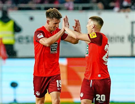 1 FC Kaiserslautern schlägt Magdeburg mit 4 1