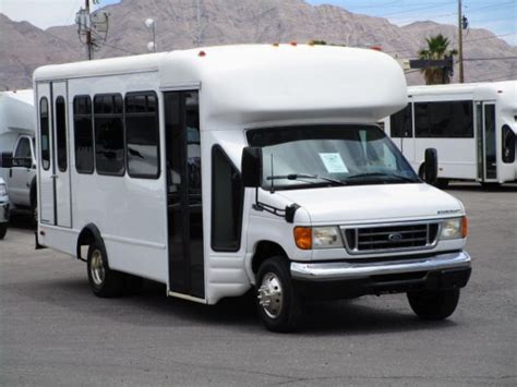 2005 Starcraft Allstar Lift Equipped Shuttle Bus S94323 Las Vegas Bus