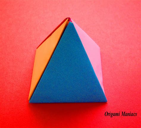 Origami Maniacs: Origami Pyramids