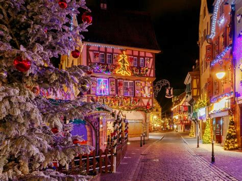 9 Best Christmas Villages And Towns In The World