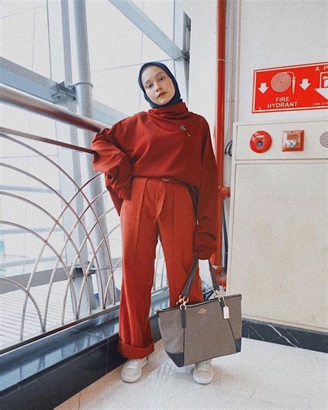 Ootd Hijab Merah Putih