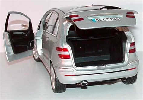 Mercedes Benz B Klasse W Polarsilber Met Werbemodell Kyosho