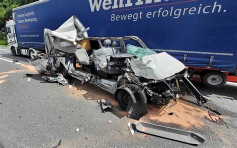 Fw En Schwerer Verkehrsunfall Mit Mehreren Lkw Und Pkw Auf Der Bab