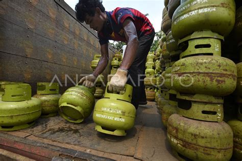 PERTAMINA TAMBAH PASOKAN TABUNG LPG 3 KG ANTARA Foto