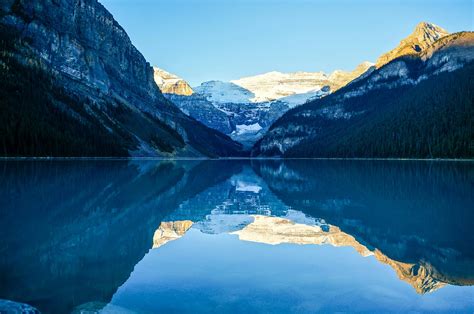 Canmore To Lake Louise And Majestic Moraine Lake A Must Visit Day Trip