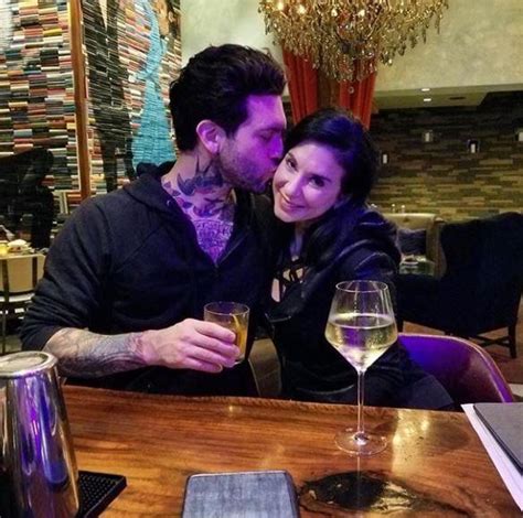 Adult Actor Sleeps With Women In A Month And It Doesn T Bother His Porn Star Wife Onedio Co