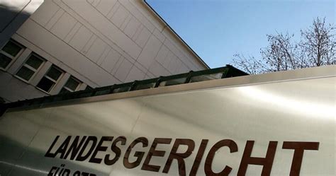 Wiener Ex Fußballtrainer nach Sex Vorwürfen vor Gericht SN at