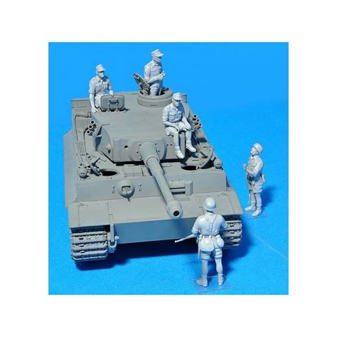 German Paratroopers Tankers Italy Miniart Me